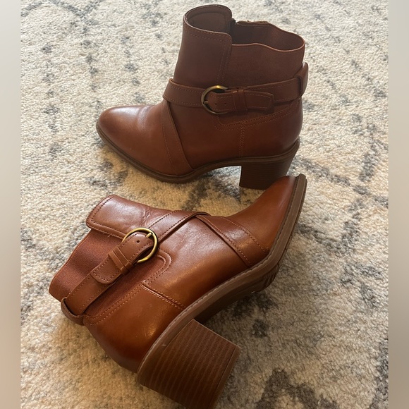 Clark’s brown boots Sz 8.5 - Picture 1 of 3